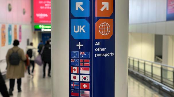 UK Border sign after Brexit. Shows signs for UK citizens and another for EU and other citizens.
